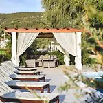 Amazing In Otok Dalmatinski Obrovac Sinjski